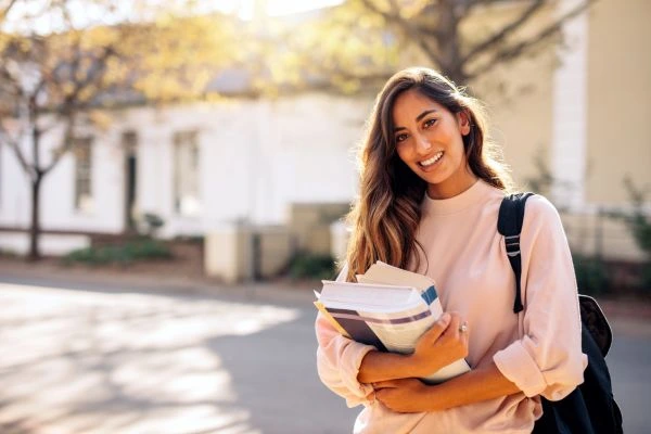 Desintoxicação Digital para Estudantes Universitários: Como Simplificar Seus Materiais de Estudo e Evitar a Sobrecarga de Informação